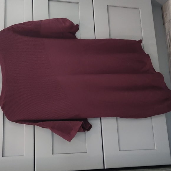 Wine coloured sweater with open arms - Picture 4 of 5